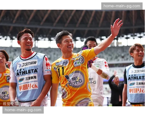 特写：39岁老将汪嵩替补登场，刷新中超最年长出场纪录